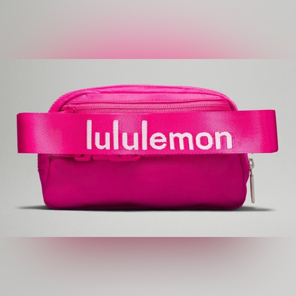 NEW & IMPROVED SONIC PINK Lululemon Everywhere Belt Bag White Wordmark - Picture 1 of 11